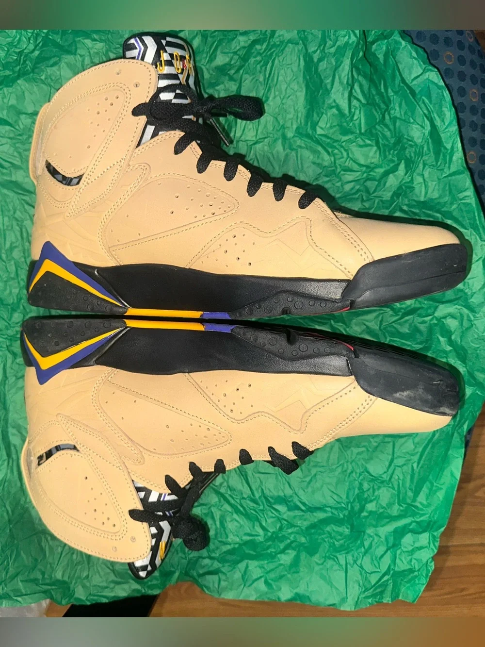 Jordan retro se